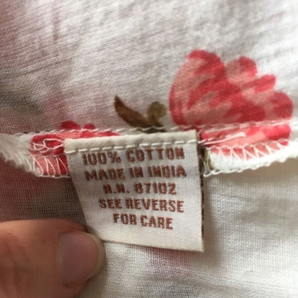 Embroidered Neckline Floral Blouse - Picture 6 of 8